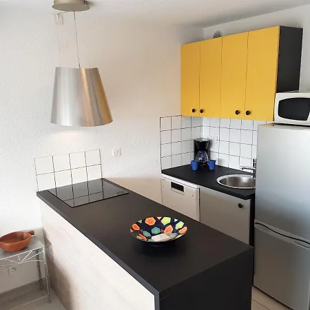 Apartment Village Naturiste Persepolis *