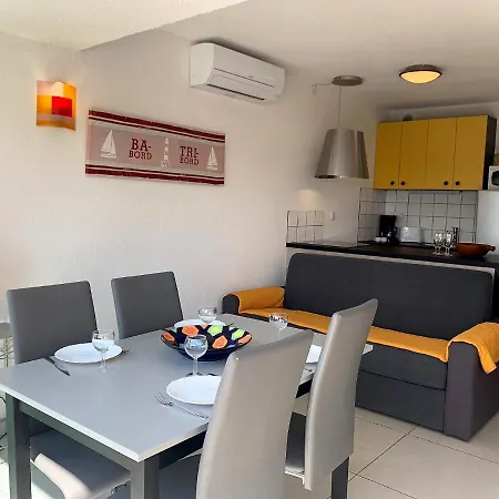Apartment Village Naturiste Persepolis *